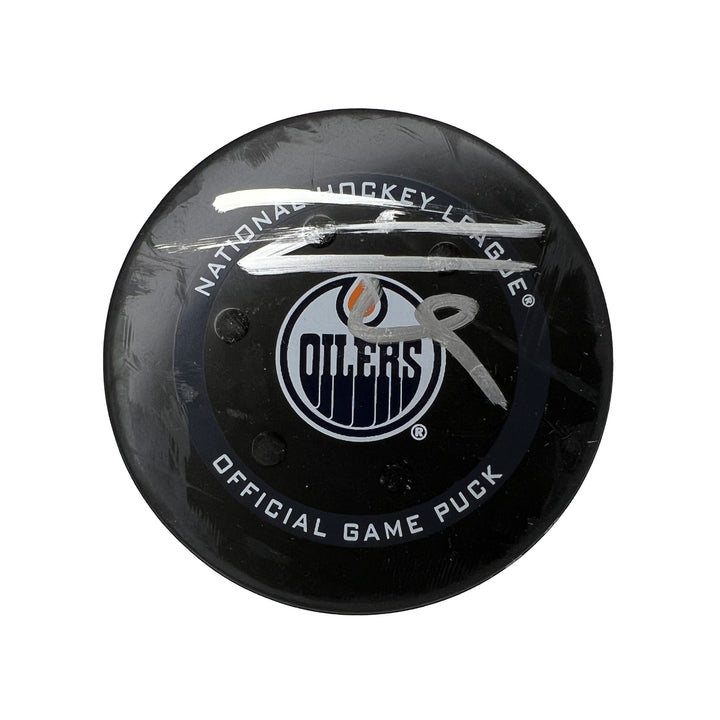 Leon Draisaitl Edmonton Oilers Autographed Goal Puck - Dec. 9/2021 vs Boston Bruins #18212