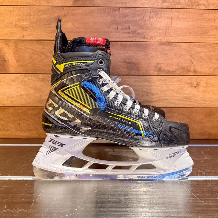 Ryan Nugent-Hopkins Edmonton Oilers Signed Game Used 2021-22 CCM Super Tacks Skates #26083