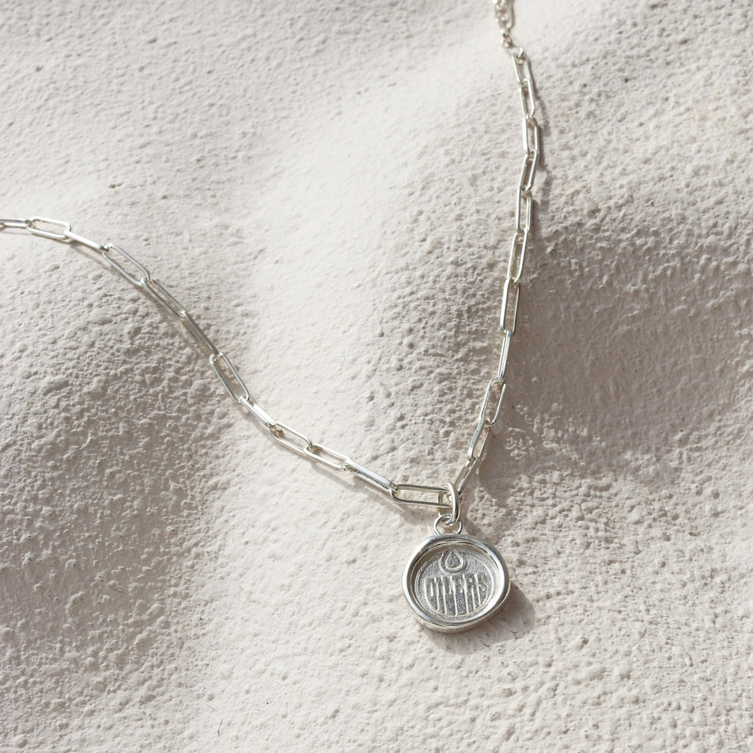 Edmonton Oilers So Pretty Cara Cotter Silver Wax Seal Oval Link Pendant Necklace